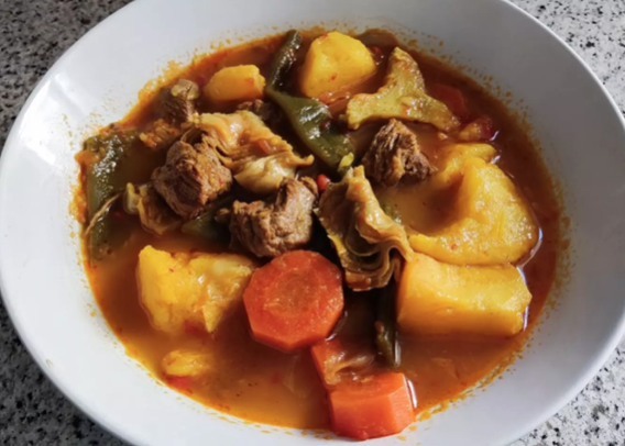 Pipirrana con guisillo almeriense